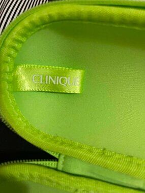 NWOT Clinique Lime Green Neoprene Sunglasses Glasses Case Zip Around 7"